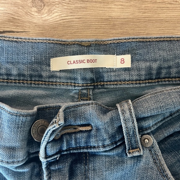 Levi size 8 light blue boot cut embroidered jeans - Picture 4 of 8